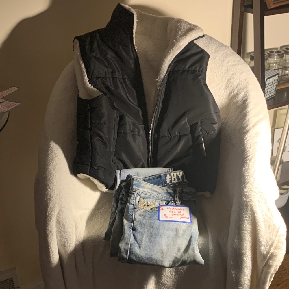 Hydraulic Black Vest with Cream Interior